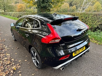 Used Volvo V40 2019 for sale - 76621663: Photo