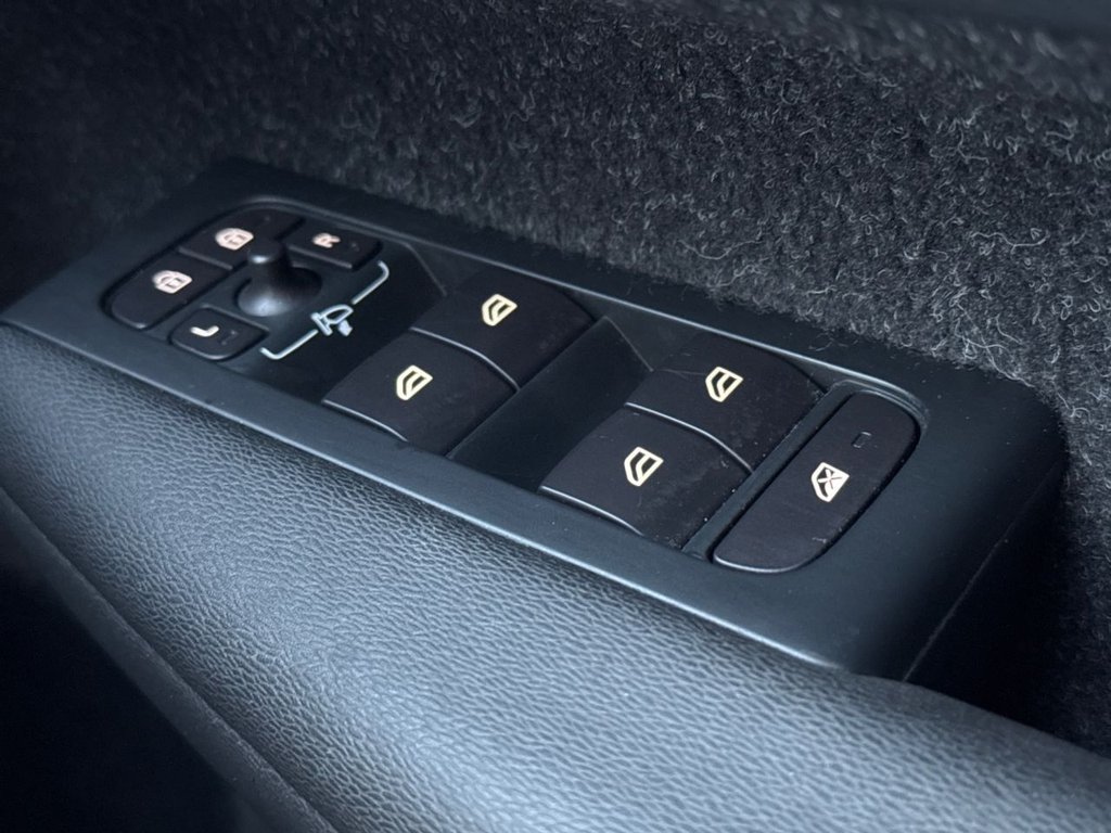 Used Volvo XC40 2019 for sale - 76621602: Photo 27