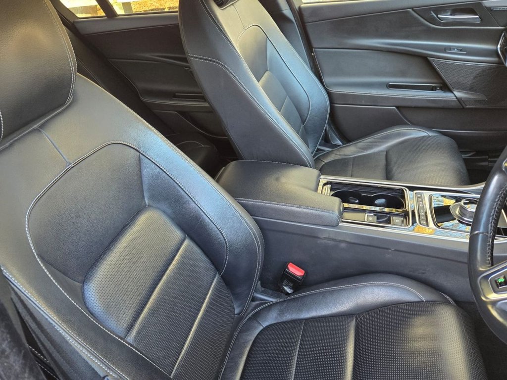 Used Jaguar XE 2017 for sale - 76686466: Photo 8