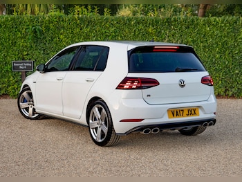 Used Volkswagen Golf 2017 for sale - 76070568: Photo
