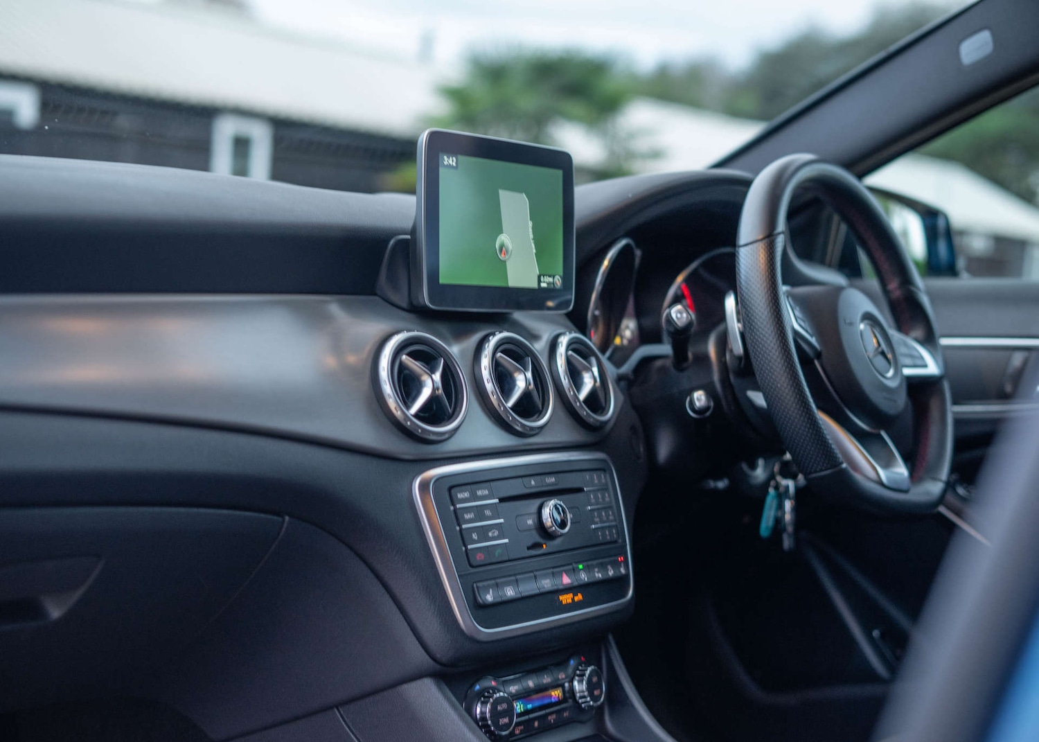 Used Mercedes-Benz GLA 2016 for sale - 76618870: Photo 3