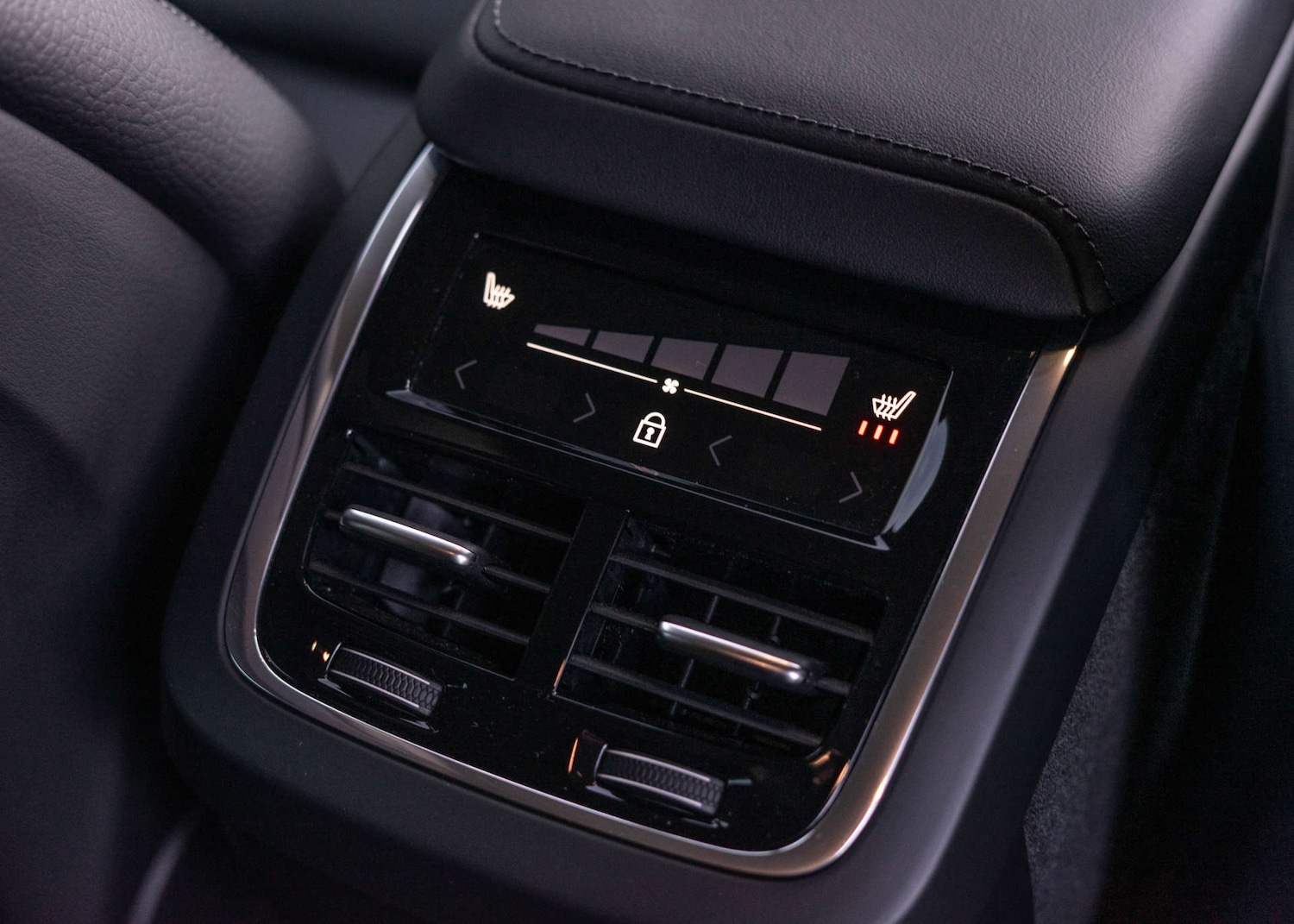 Used Volvo XC60 2022 for sale - 76630396: Photo 31