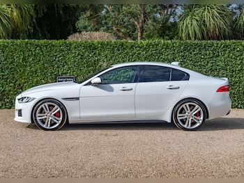 Used Jaguar XE 2016 for sale - 75278121: Photo