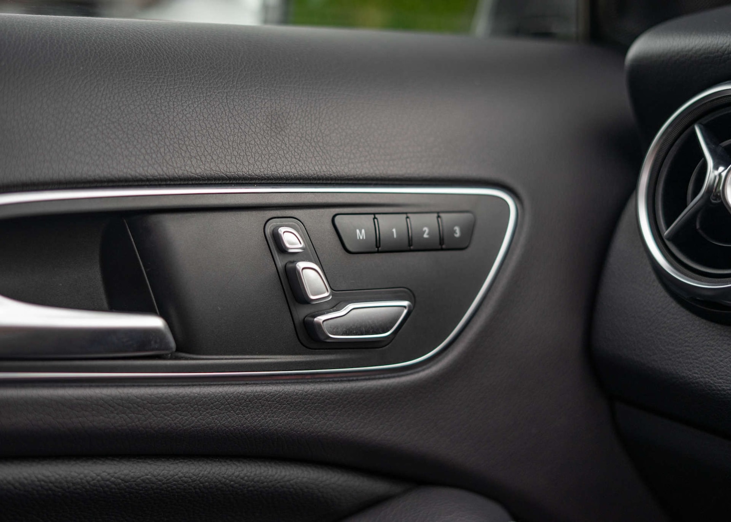 Used Mercedes-Benz GLA 2019 for sale - 76455634: Photo 25