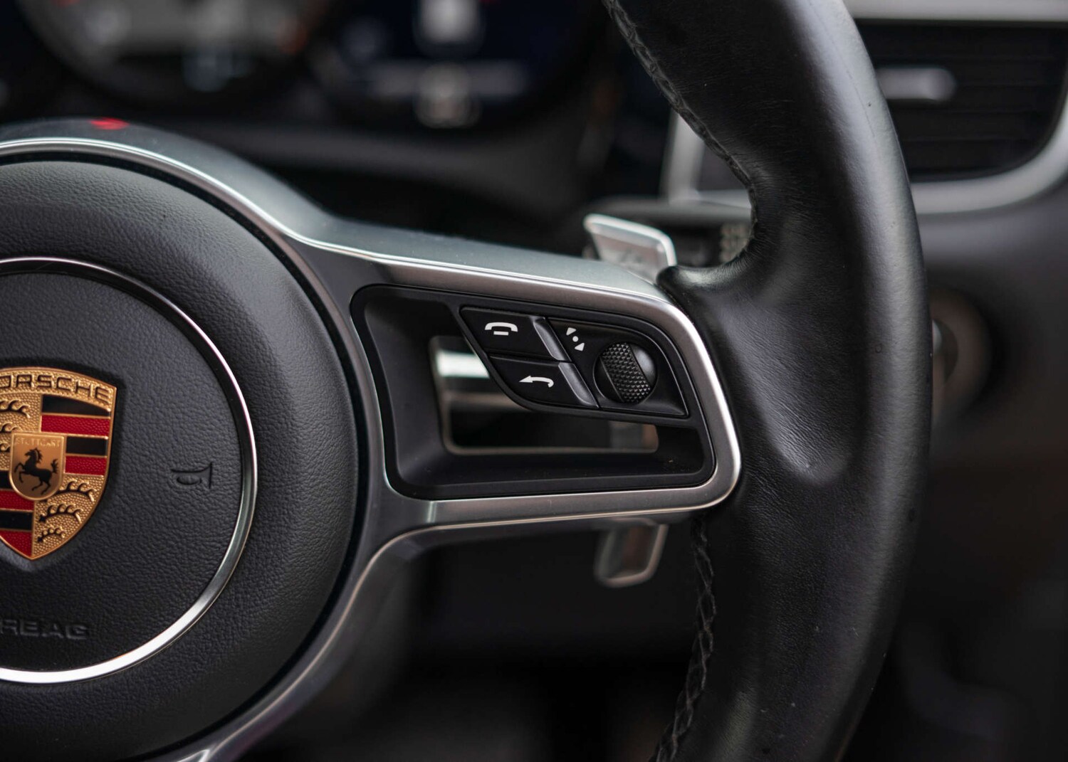 Used Porsche Macan 2018 for sale - 76438951: Photo 15