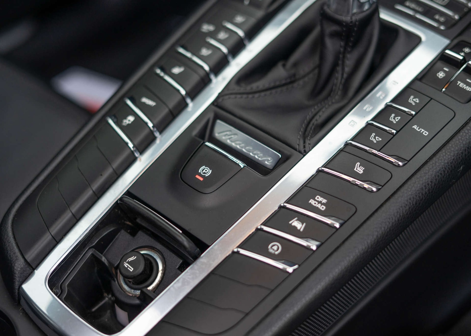 Used Porsche Macan 2018 for sale - 76438951: Photo 19