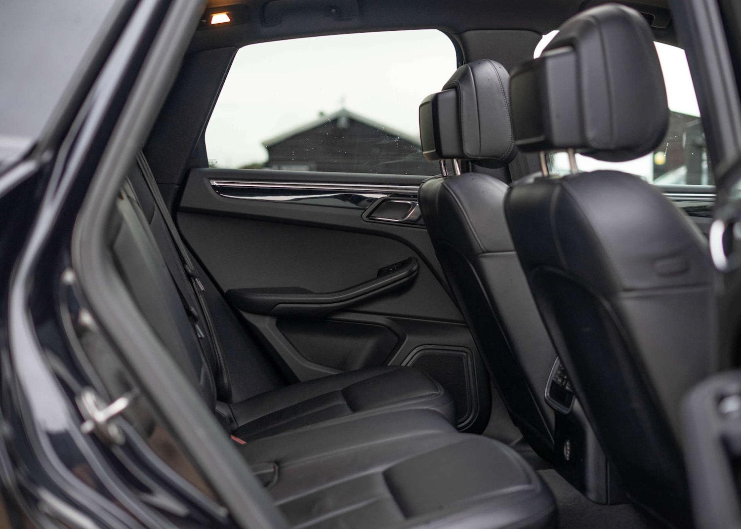 Used Porsche Macan 2018 for sale - 76438951: Photo 24