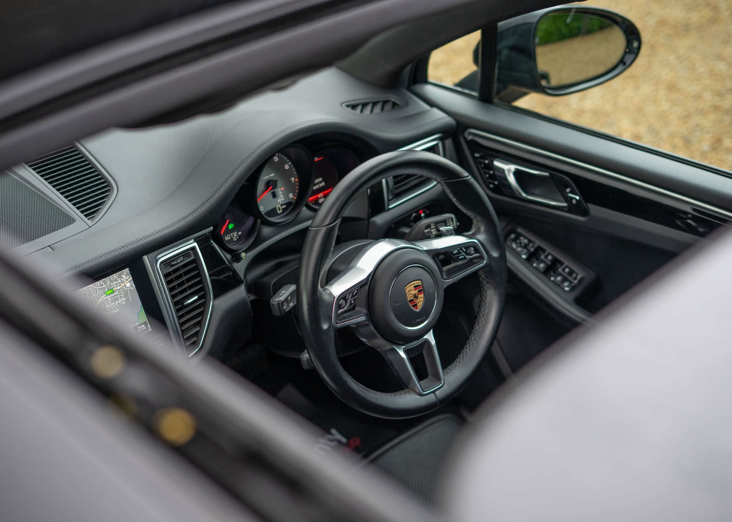 Used Porsche Macan 2018 for sale - 76438951: Photo 3