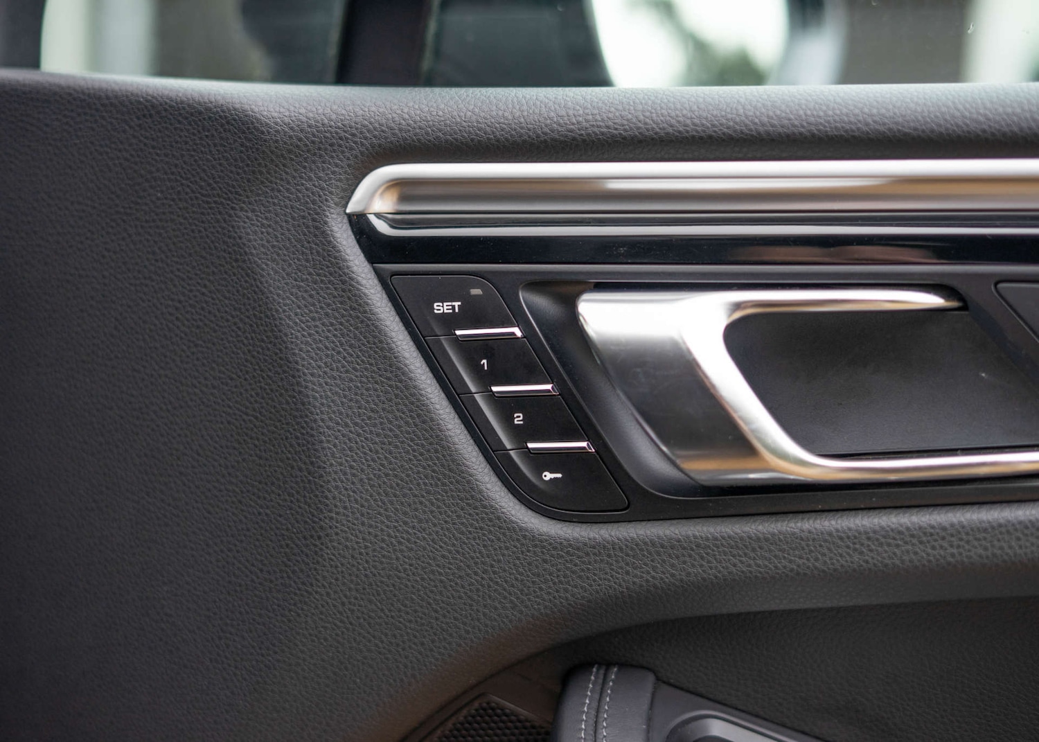 Used Porsche Macan 2018 for sale - 76438951: Photo 31