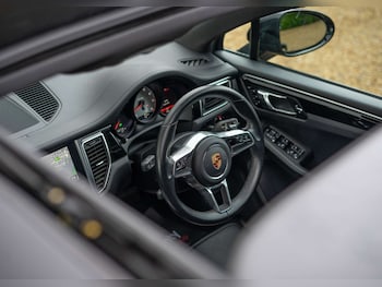 Used Porsche Macan 2018 for sale - 76438951: Photo