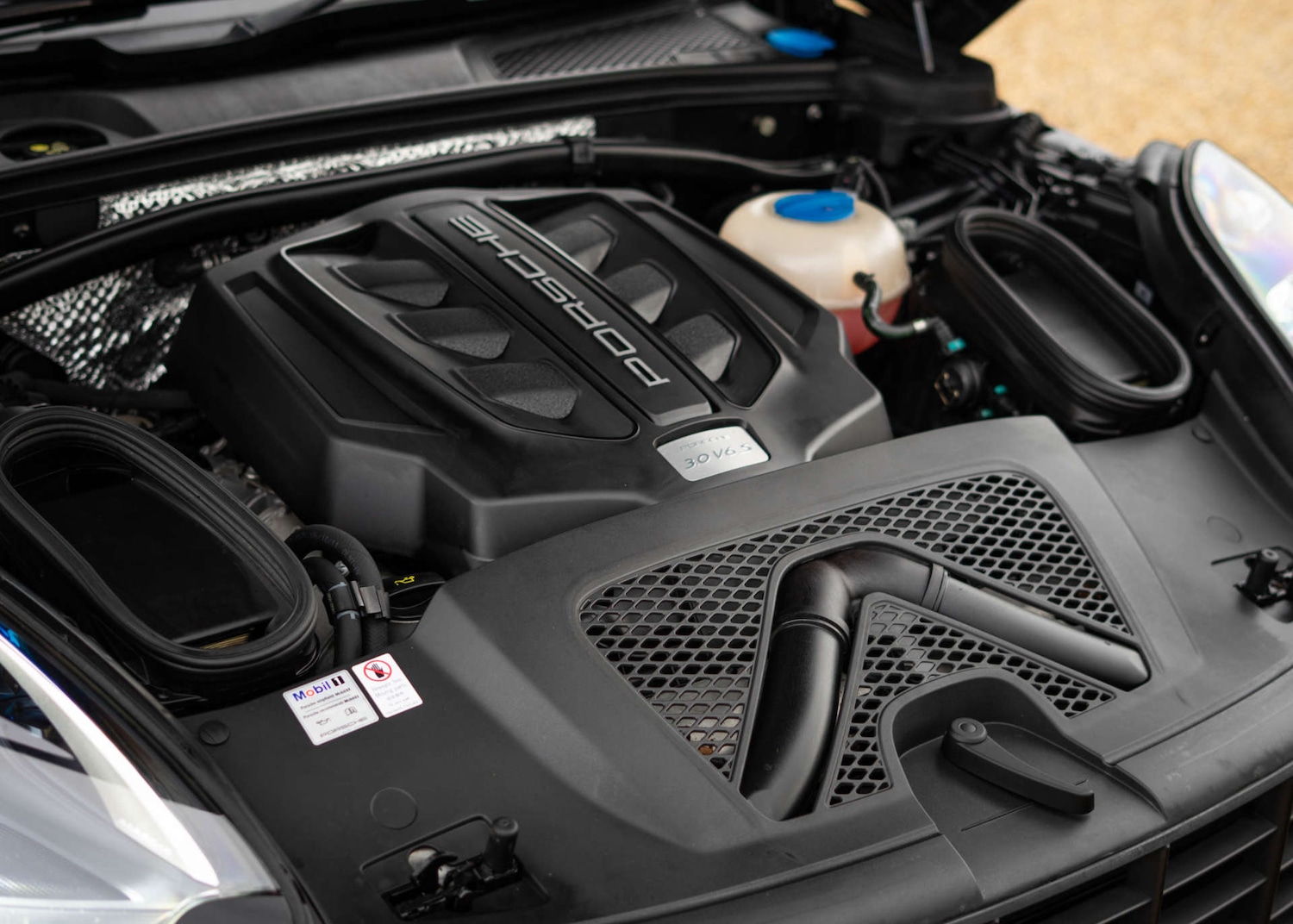 Used Porsche Macan 2018 for sale - 76438951: Photo 44