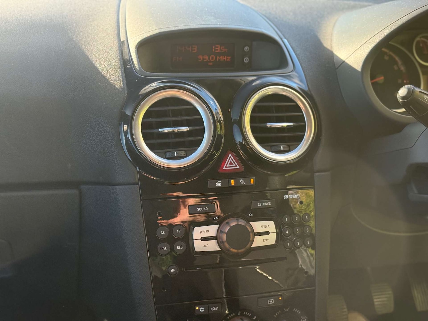 Used Vauxhall Corsa 2013 for sale - 76602129: Photo 11