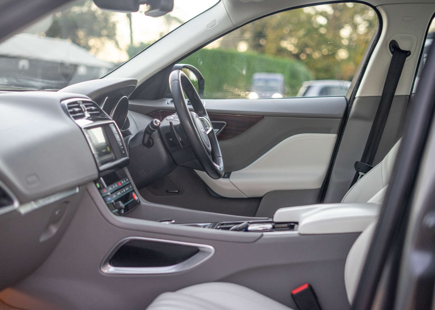 Used Jaguar F-Pace 2017 for sale - 76606057: Photo 11