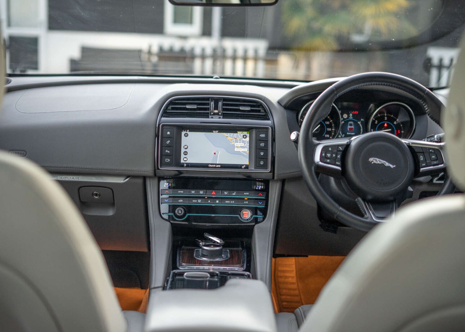 Used Jaguar F-Pace 2017 for sale - 76606057: Photo 15