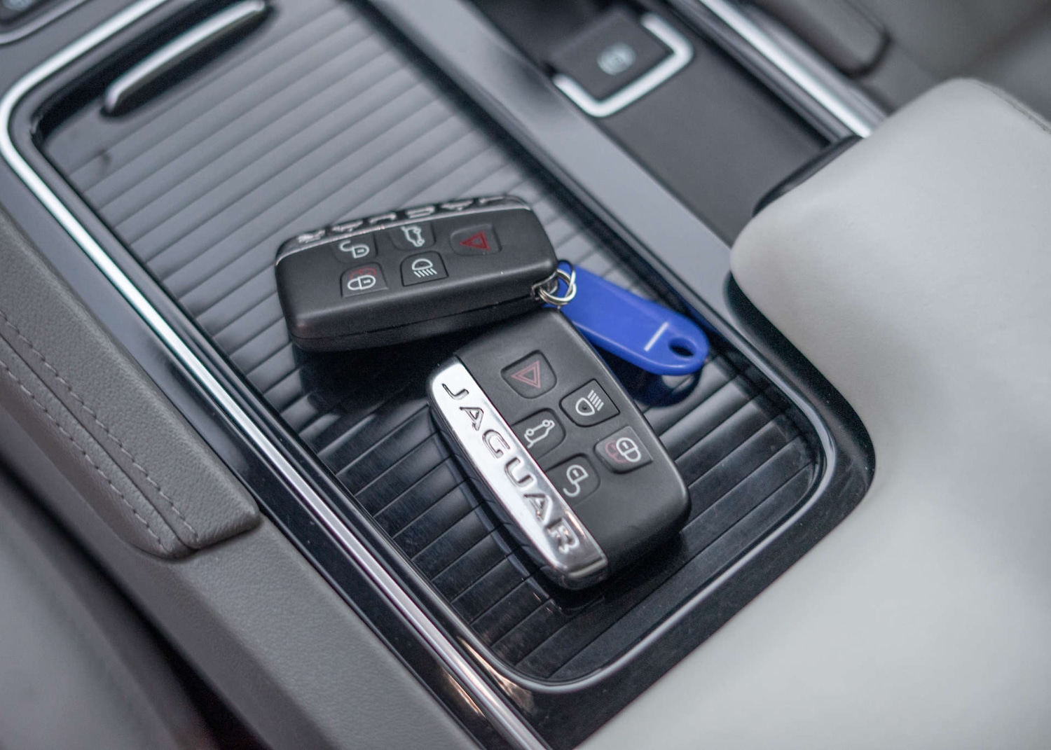 Used Jaguar F-Pace 2017 for sale - 76606057: Photo 16