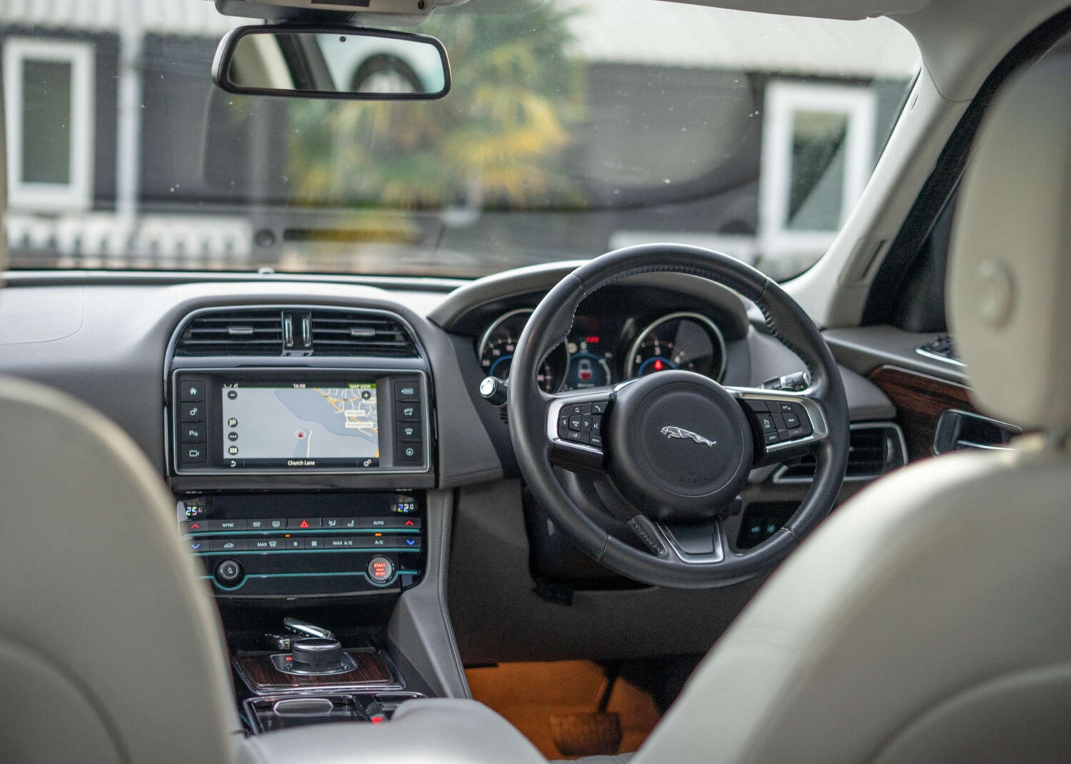 Used Jaguar F-Pace 2017 for sale - 76606057: Photo 17