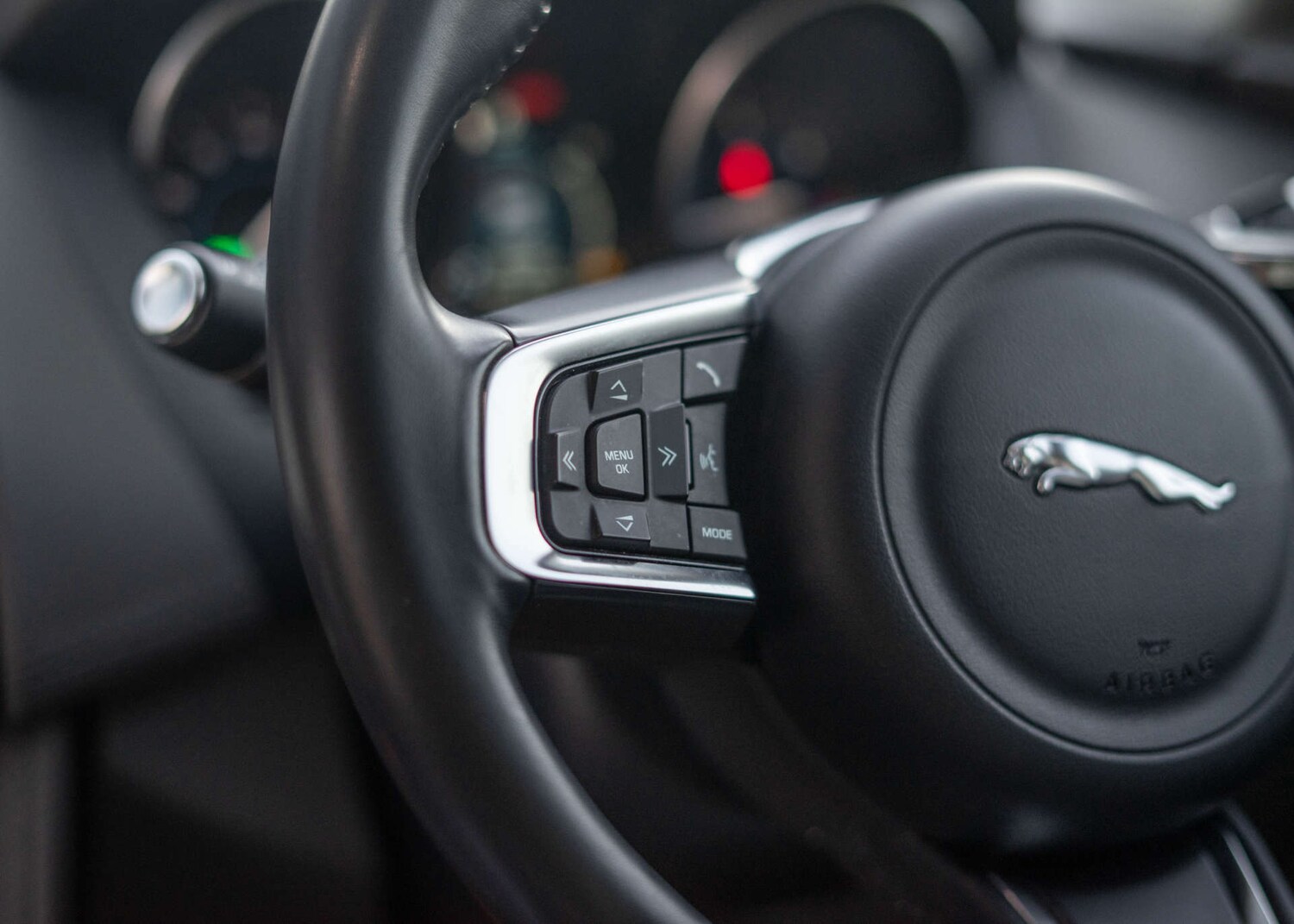 Used Jaguar F-Pace 2017 for sale - 76606057: Photo 18