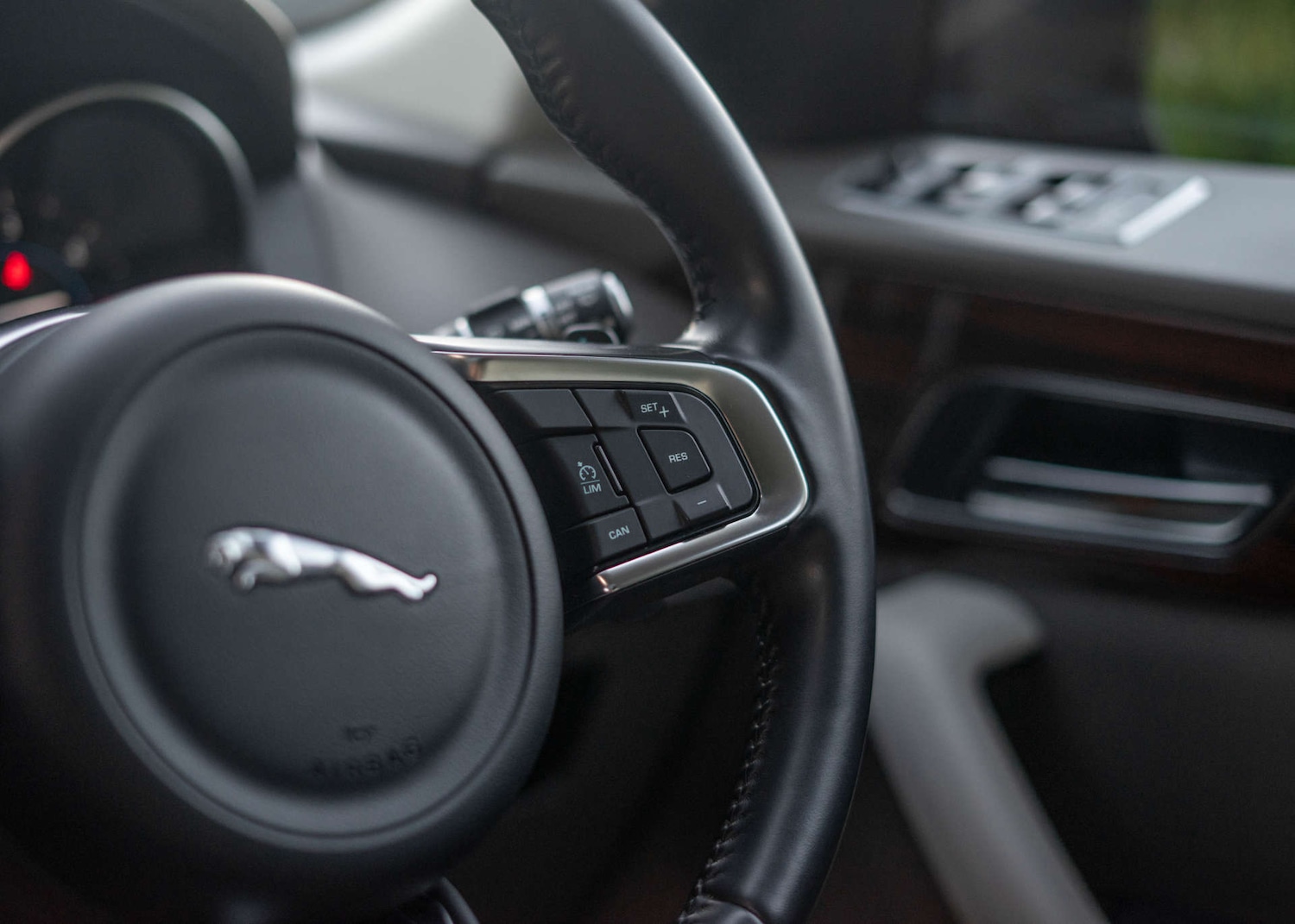 Used Jaguar F-Pace 2017 for sale - 76606057: Photo 19