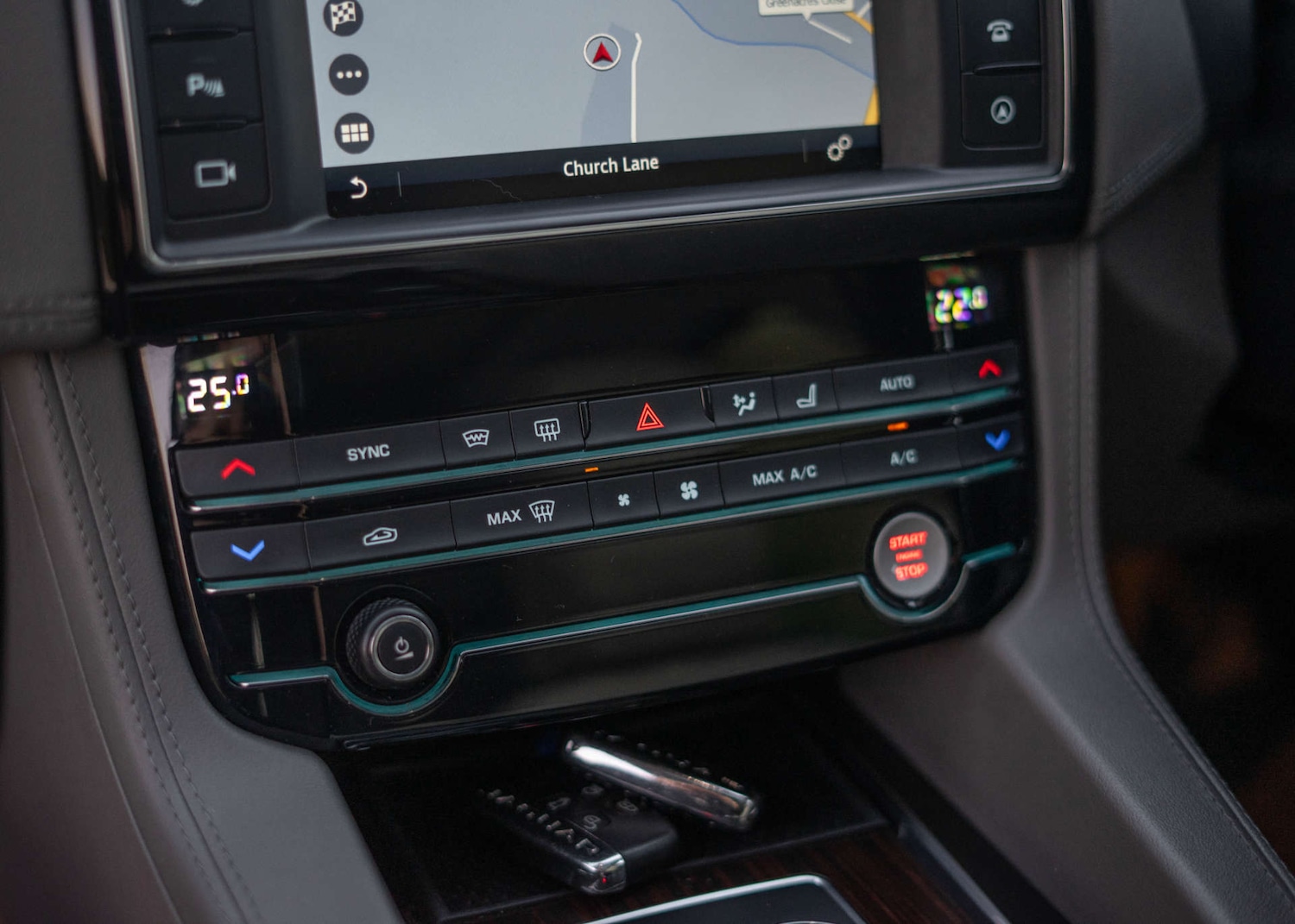 Used Jaguar F-Pace 2017 for sale - 76606057: Photo 24