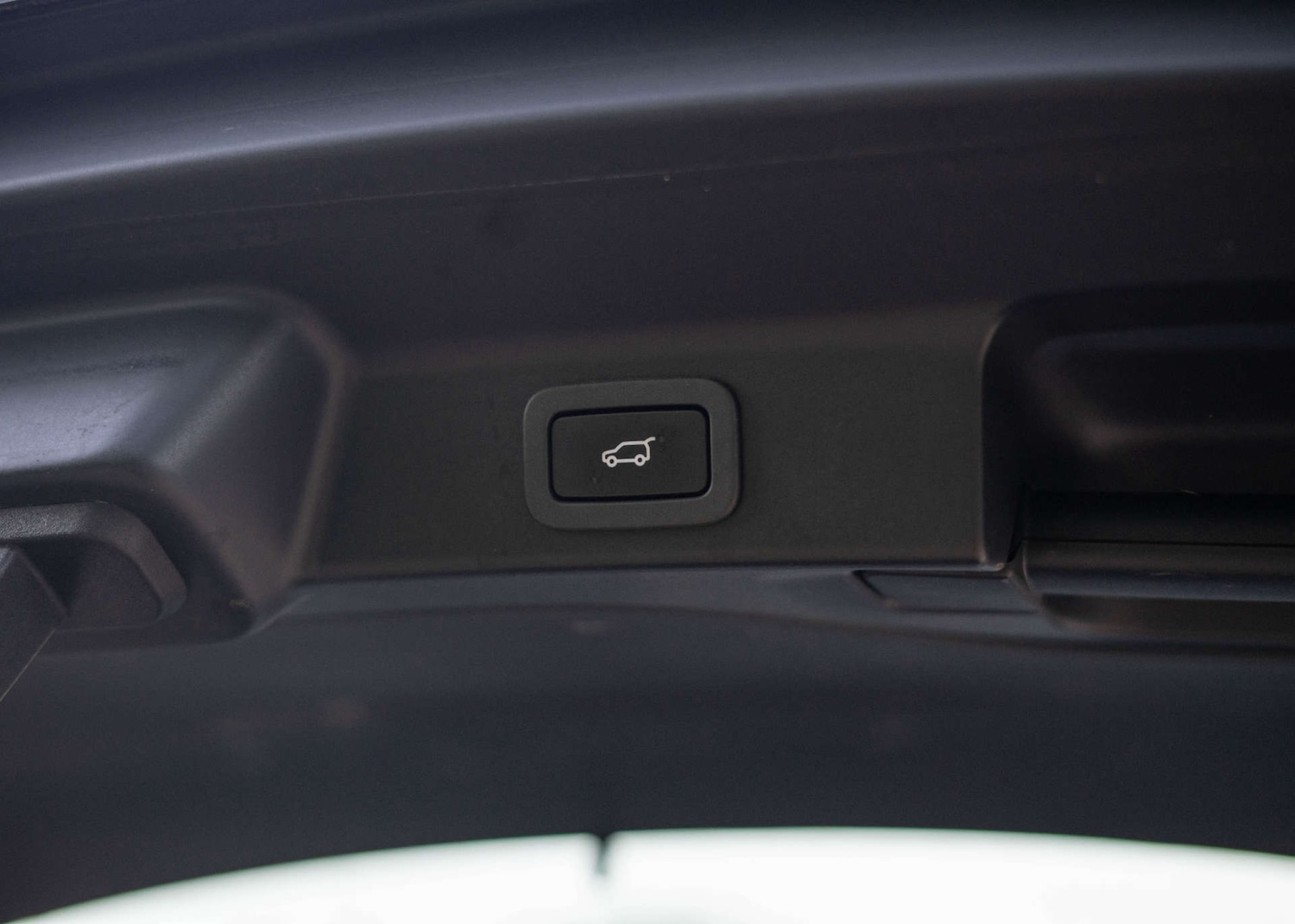 Used Jaguar F-Pace 2017 for sale - 76606057: Photo 32