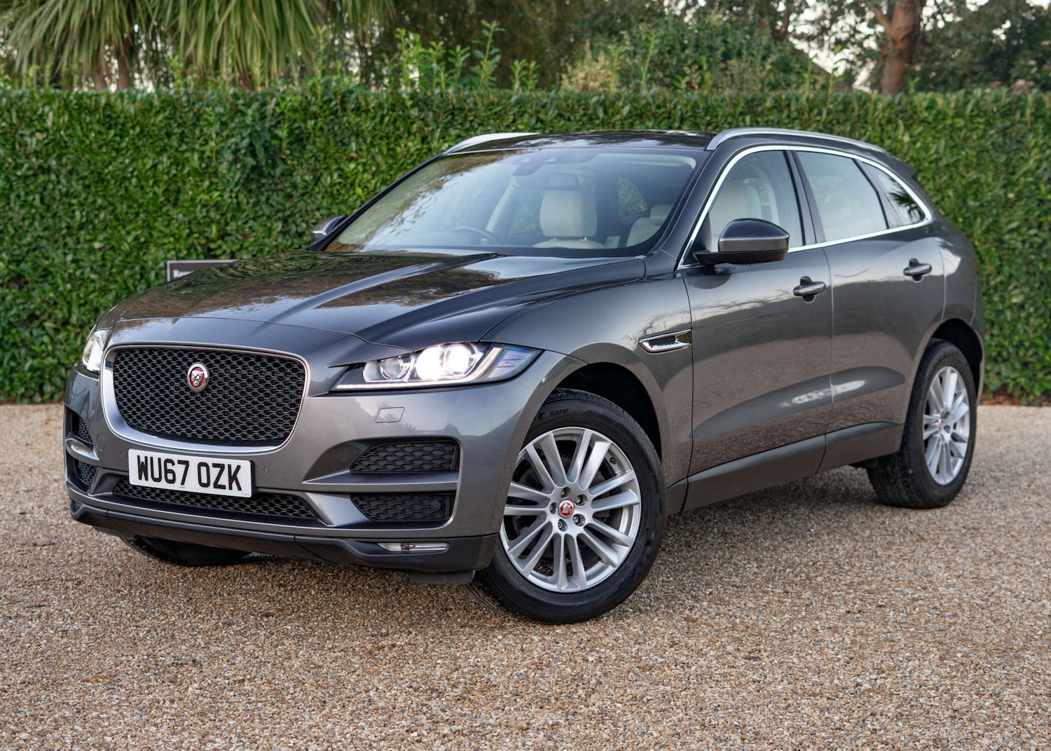Used Jaguar F-Pace 2017 for sale - 76606057: Photo 4