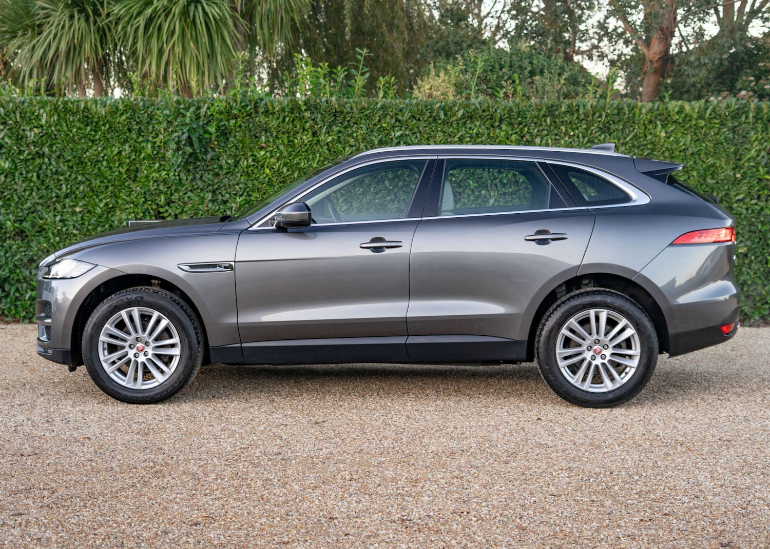 Used Jaguar F-Pace 2017 for sale - 76606057: Photo 5