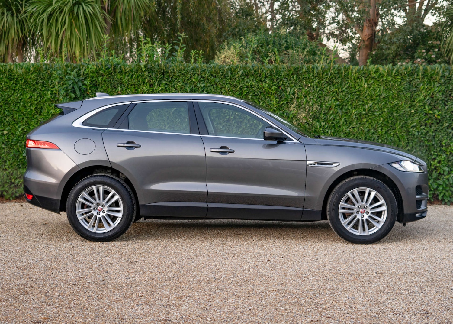 Used Jaguar F-Pace 2017 for sale - 76606057: Photo 9