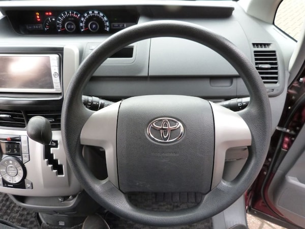 Used Toyota Voxy 2009 for sale - 73631570: Photo 16