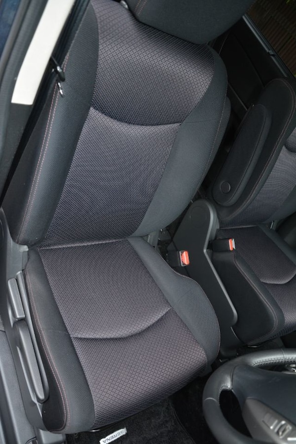 Used Nissan Serena 2011 for sale - 72659636: Photo 31