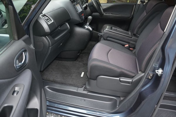 Used Nissan Serena 2011 for sale - 72659636: Photo 41