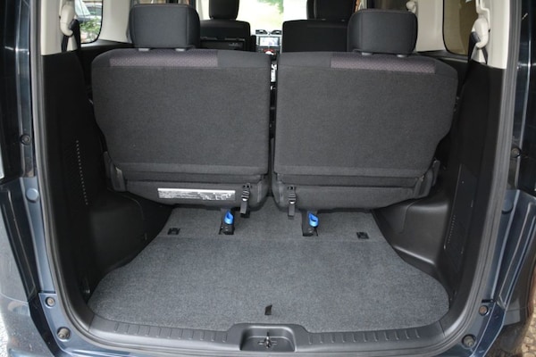 Used Nissan Serena 2011 for sale - 72659636: Photo 48
