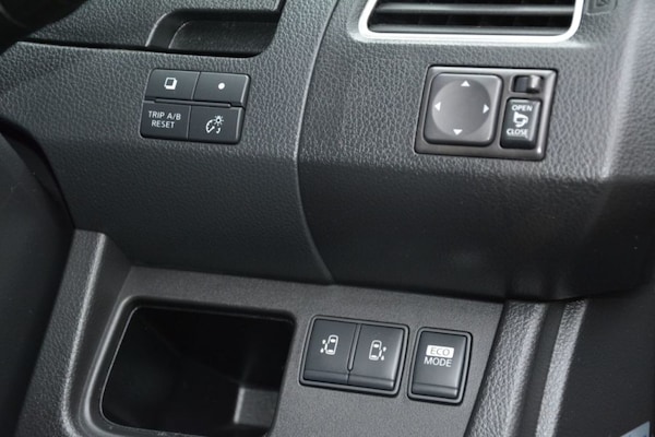 Used Nissan Serena 2011 for sale - 72659636: Photo 58