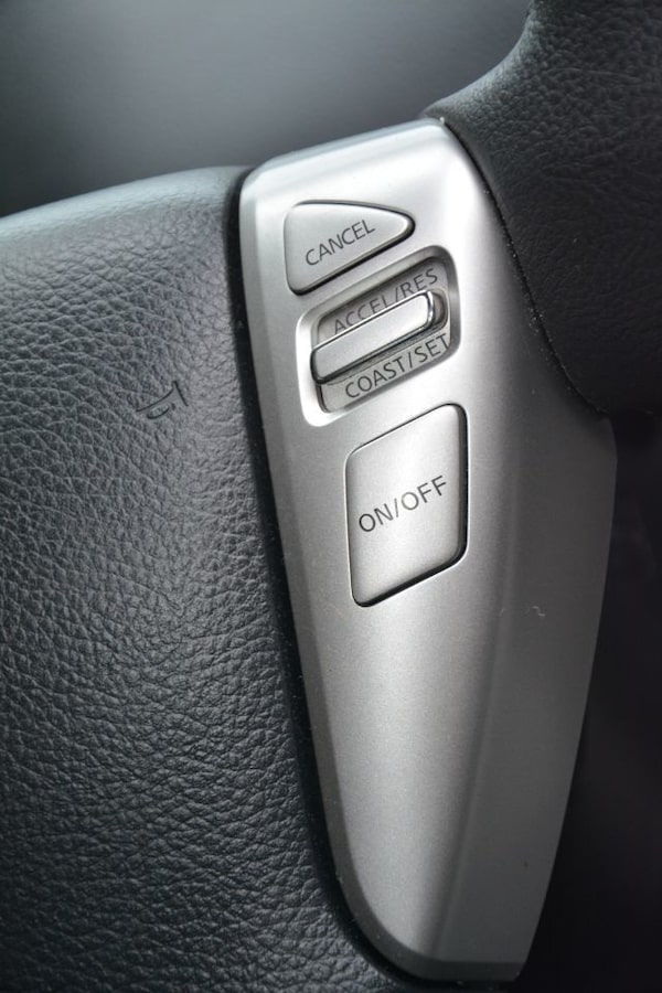 Used Nissan Serena 2011 for sale - 72659636: Photo 59