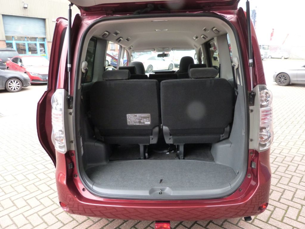 Used Toyota Voxy 2025 for sale - 76416396: Photo 10