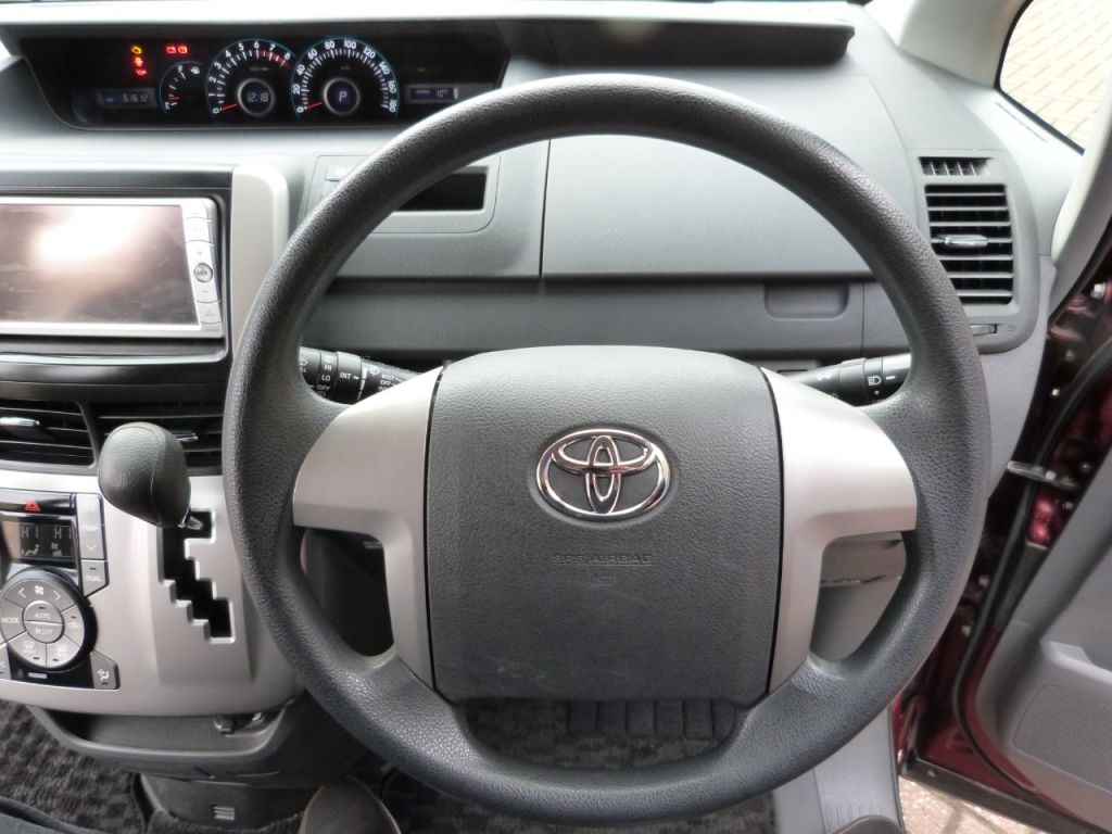 Used Toyota Voxy 2025 for sale - 76416396: Photo 16