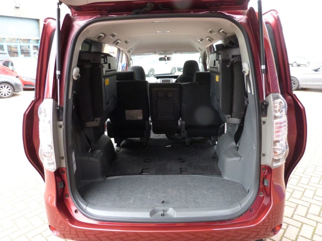Used Toyota Voxy 2025 for sale - 76416396: Photo 17