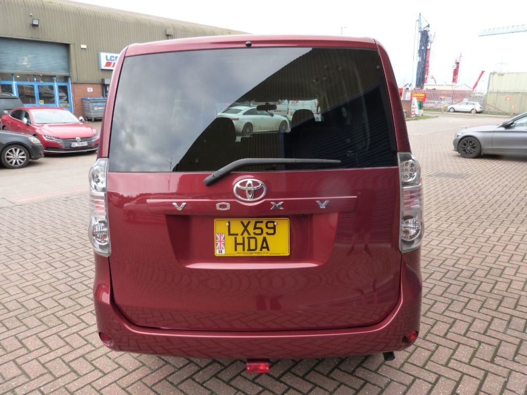 Used Toyota Voxy 2025 for sale - 76416396: Photo 5