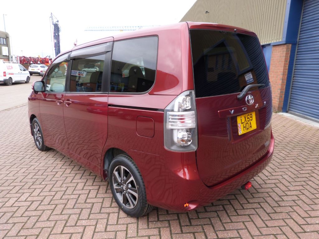 Used Toyota Voxy 2025 for sale - 76416396: Photo 6