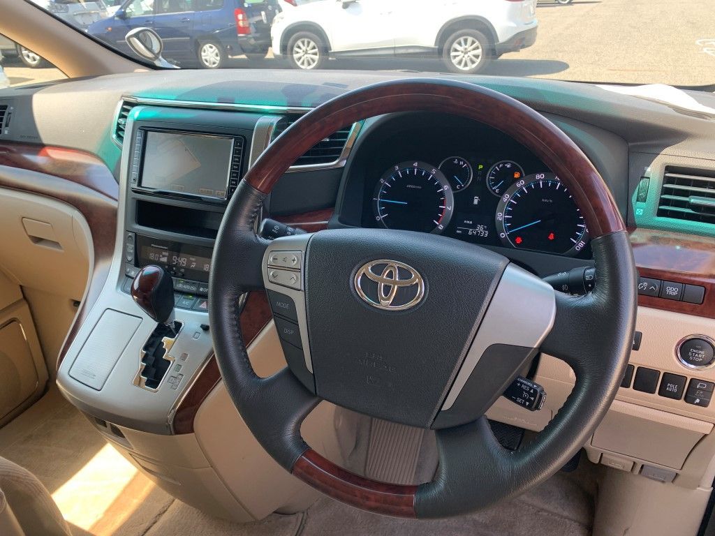 Used Toyota Vellfire 2024 for sale - 76402260: Photo 11