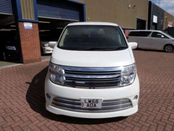 Used Nissan Elgrand  for sale - 70040947: Photo