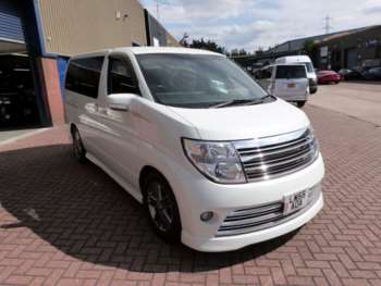 Used Nissan Elgrand  for sale - 70040947: Photo