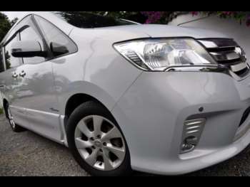 Used Nissan Serena  for sale - 68313968: Photo