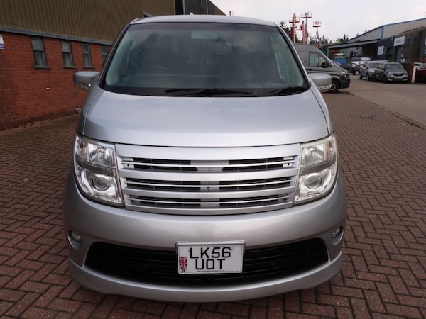 Used Nissan Elgrand 2006 for sale - 68254812: Photo 2