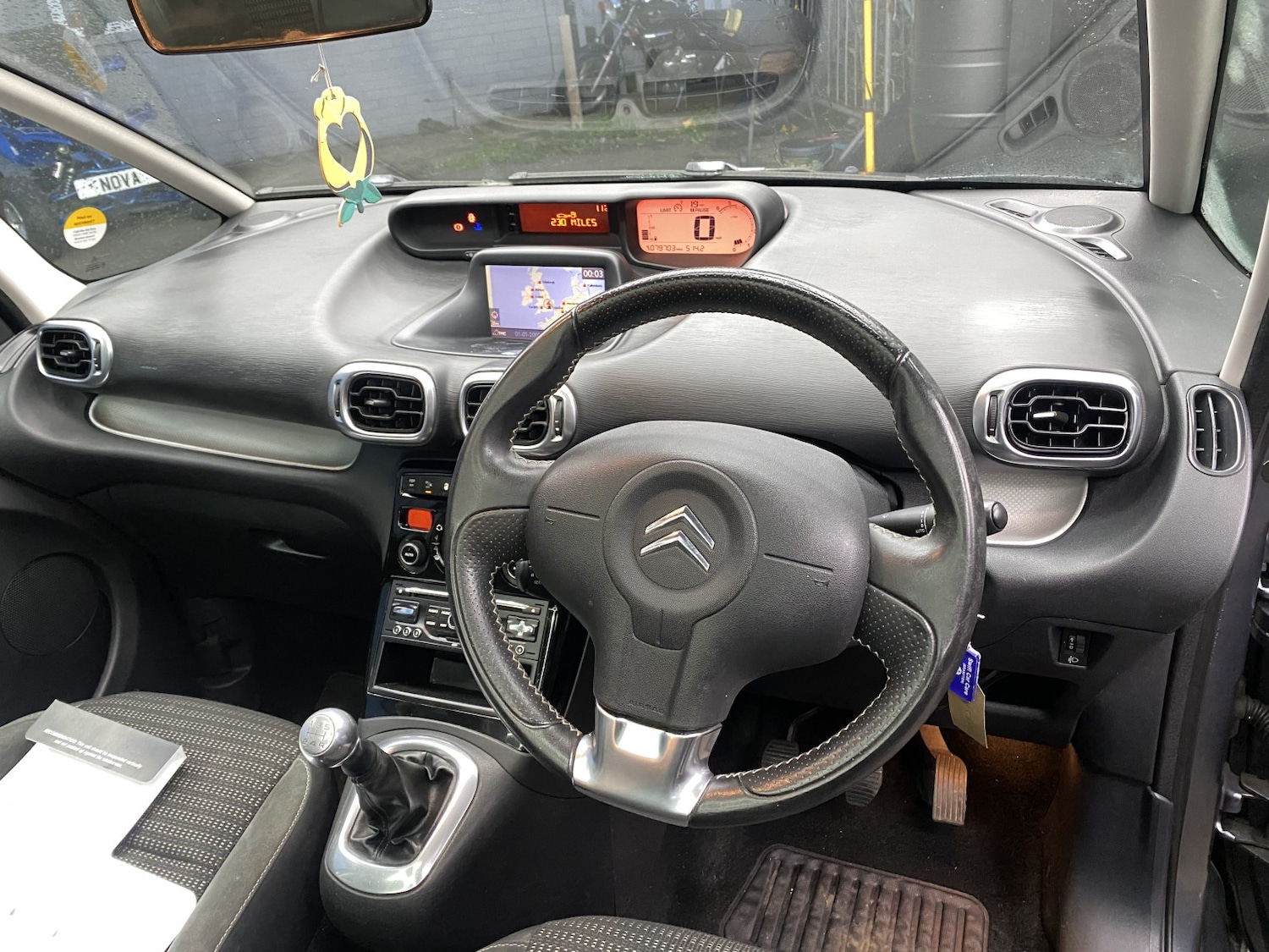 Used Citroen C3 Picasso 2009 for sale - 76799282: Photo 2