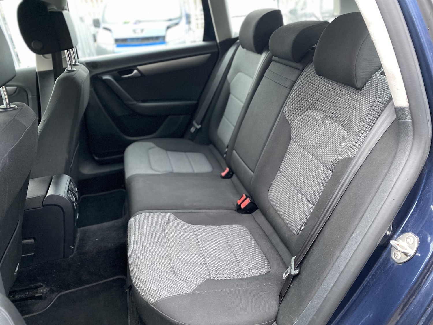 Used Volkswagen Passat 2011 for sale - 76982791: Photo 24