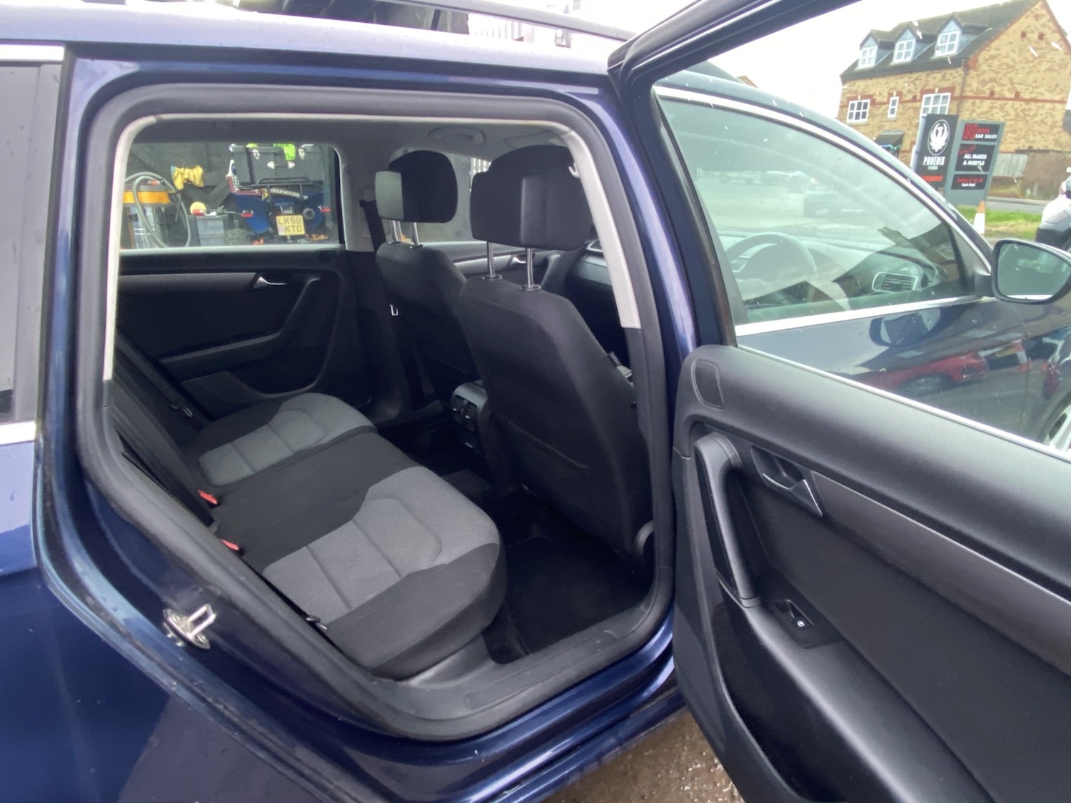 Used Volkswagen Passat 2011 for sale - 76982791: Photo 37