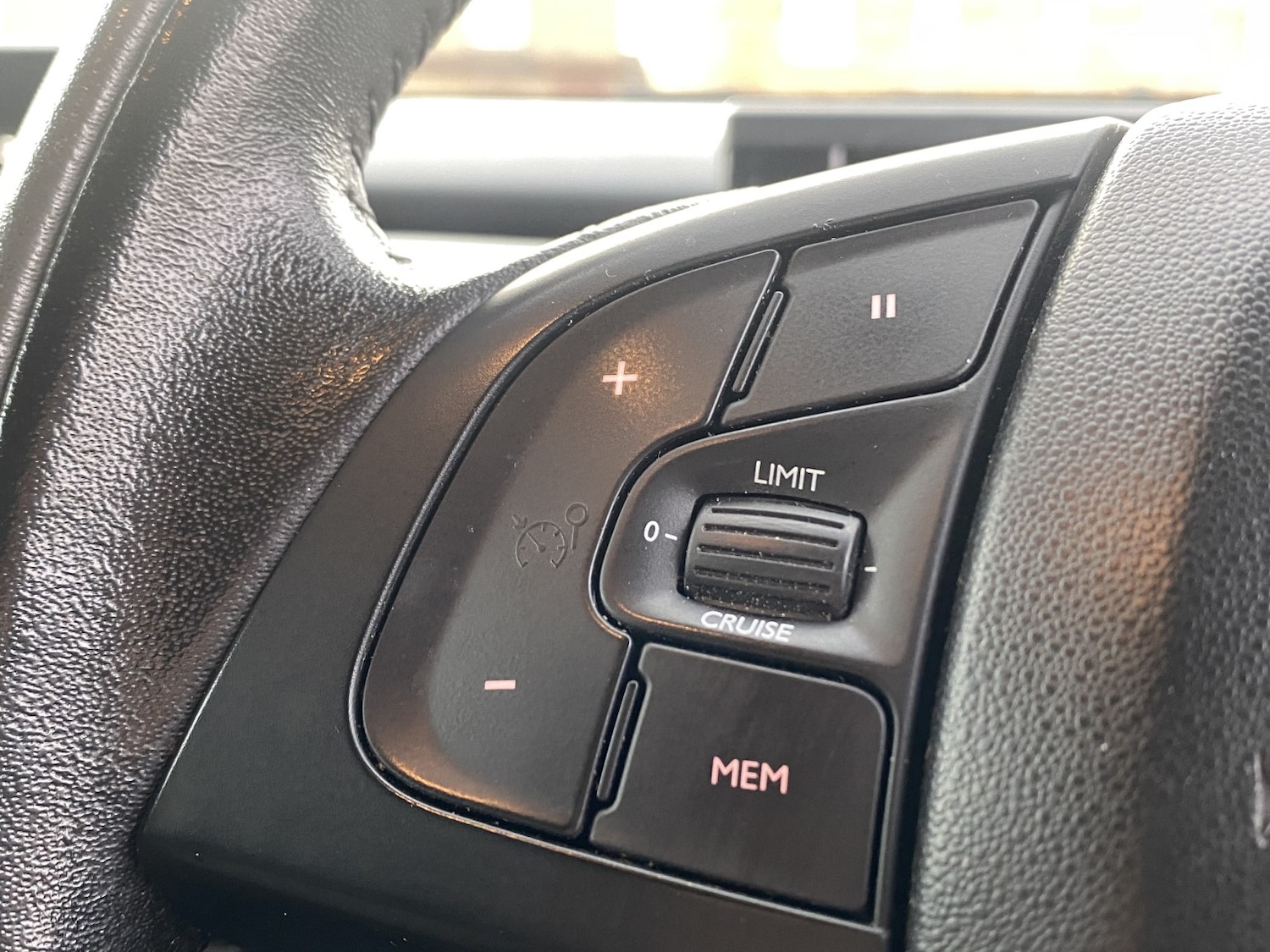 Used Citroen C4 Cactus 2015 for sale - 77609875: Photo 34