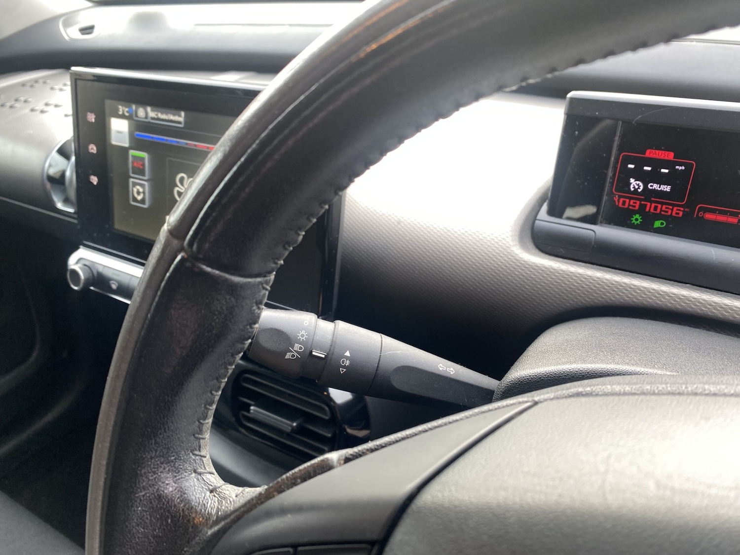 Used Citroen C4 Cactus 2015 for sale - 77609875: Photo 38