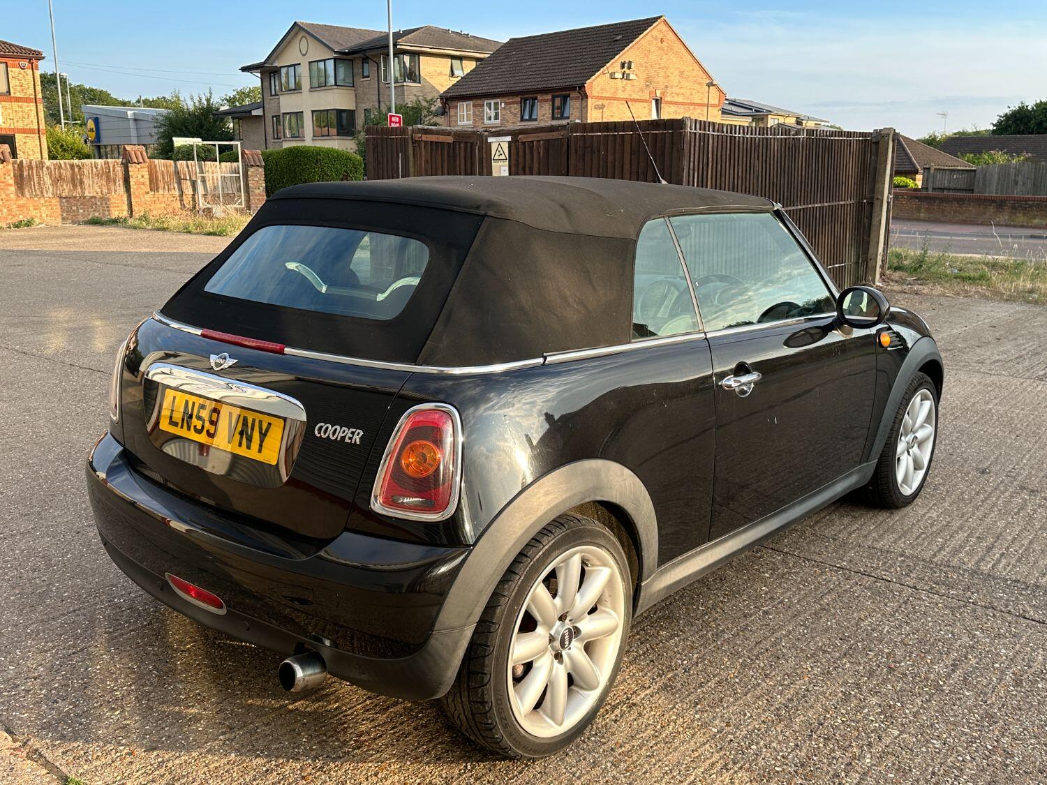 Used MINI Convertible 2009 for sale - 78070401: Photo 10
