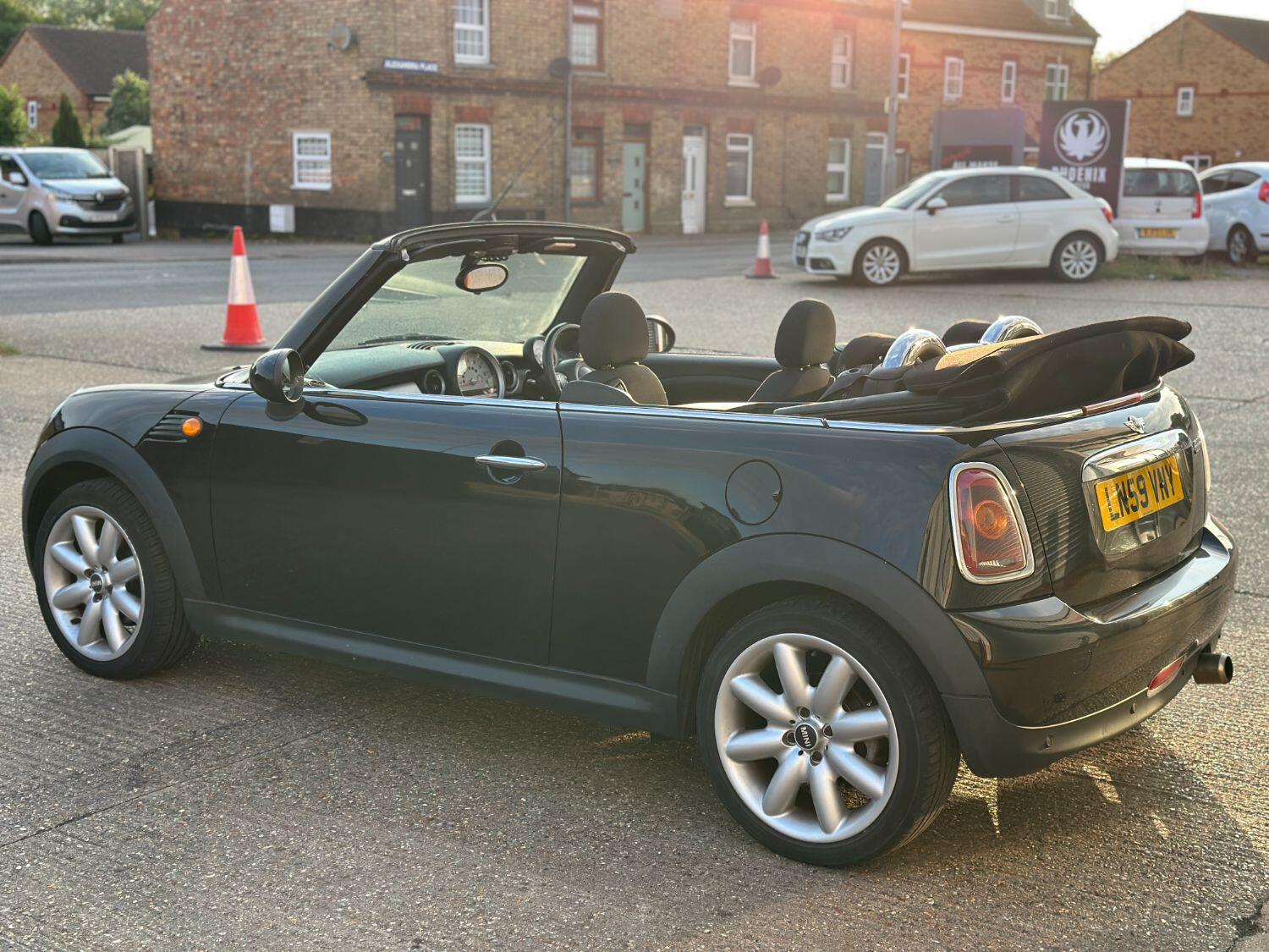 Used MINI Convertible 2009 for sale - 78070401: Photo 15